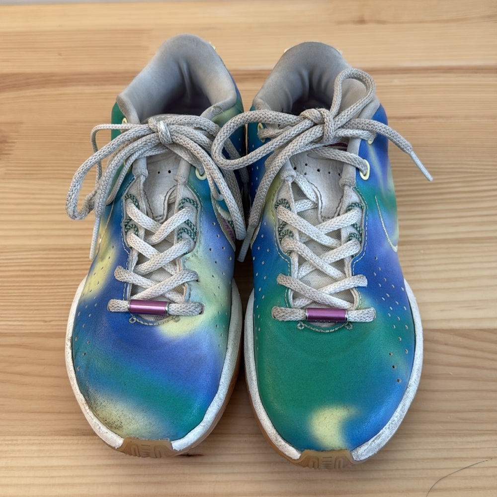 Nike LeBron James XXI SE size 2.5 kids